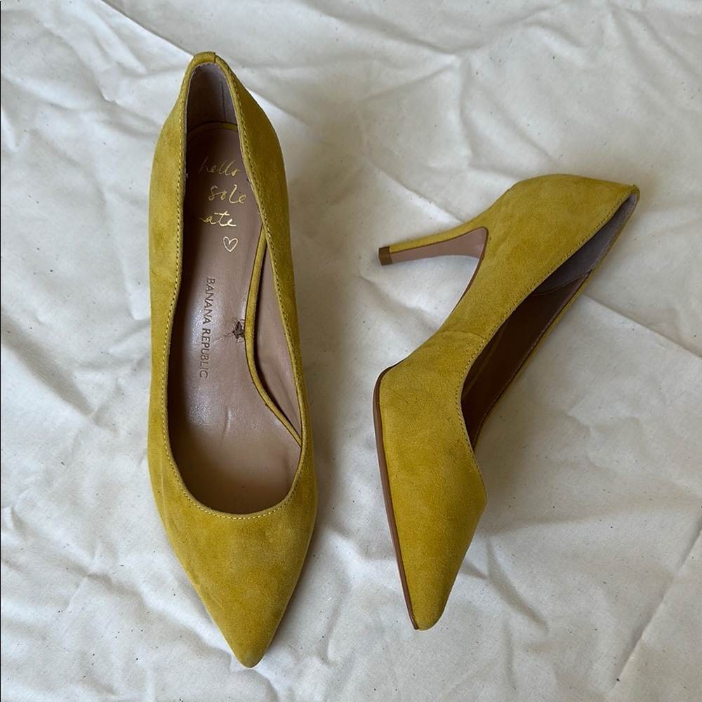 Banana Republic Yellow Suede Stiletto Pumps